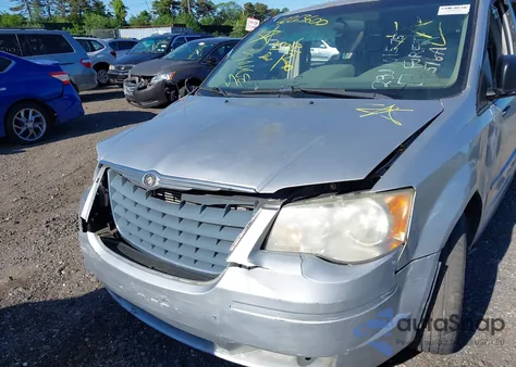 2008 Chrysler Town & Country Lx z USA, uszkodzony, nr VIN 2A8HR44H28R628524